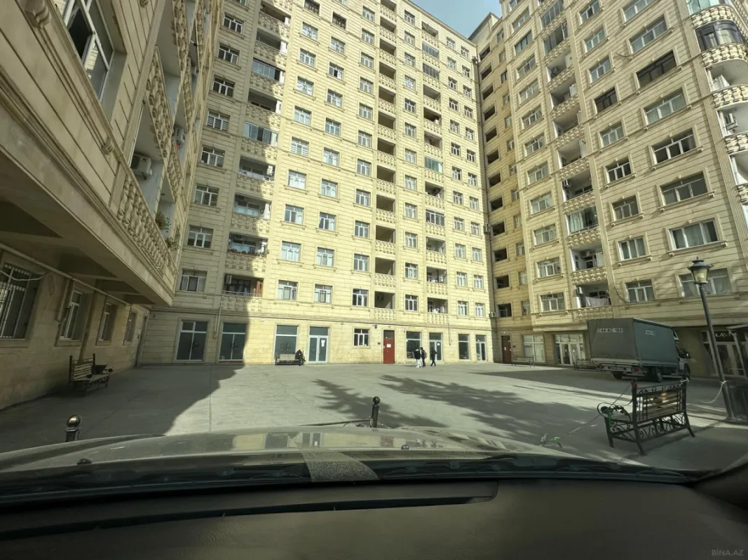 Kirayə verilir 2 otaqlı mənzil 110 m²