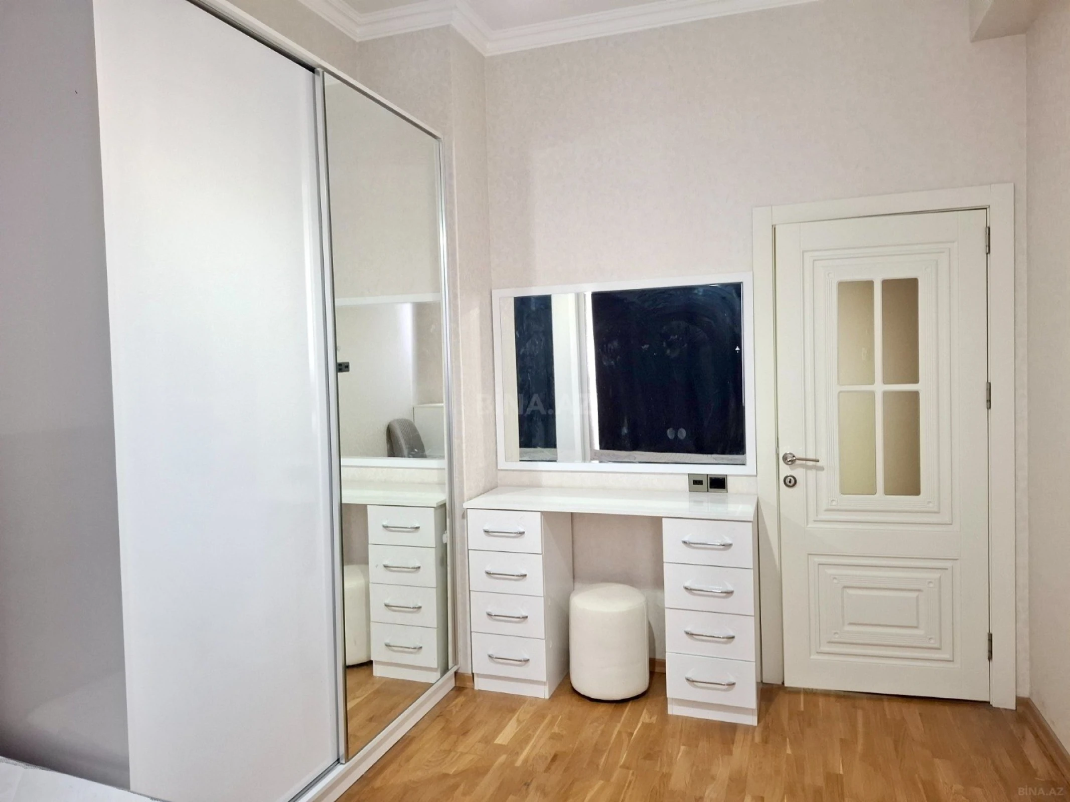 Satılır 2 otaqlı mənzil 64 m²