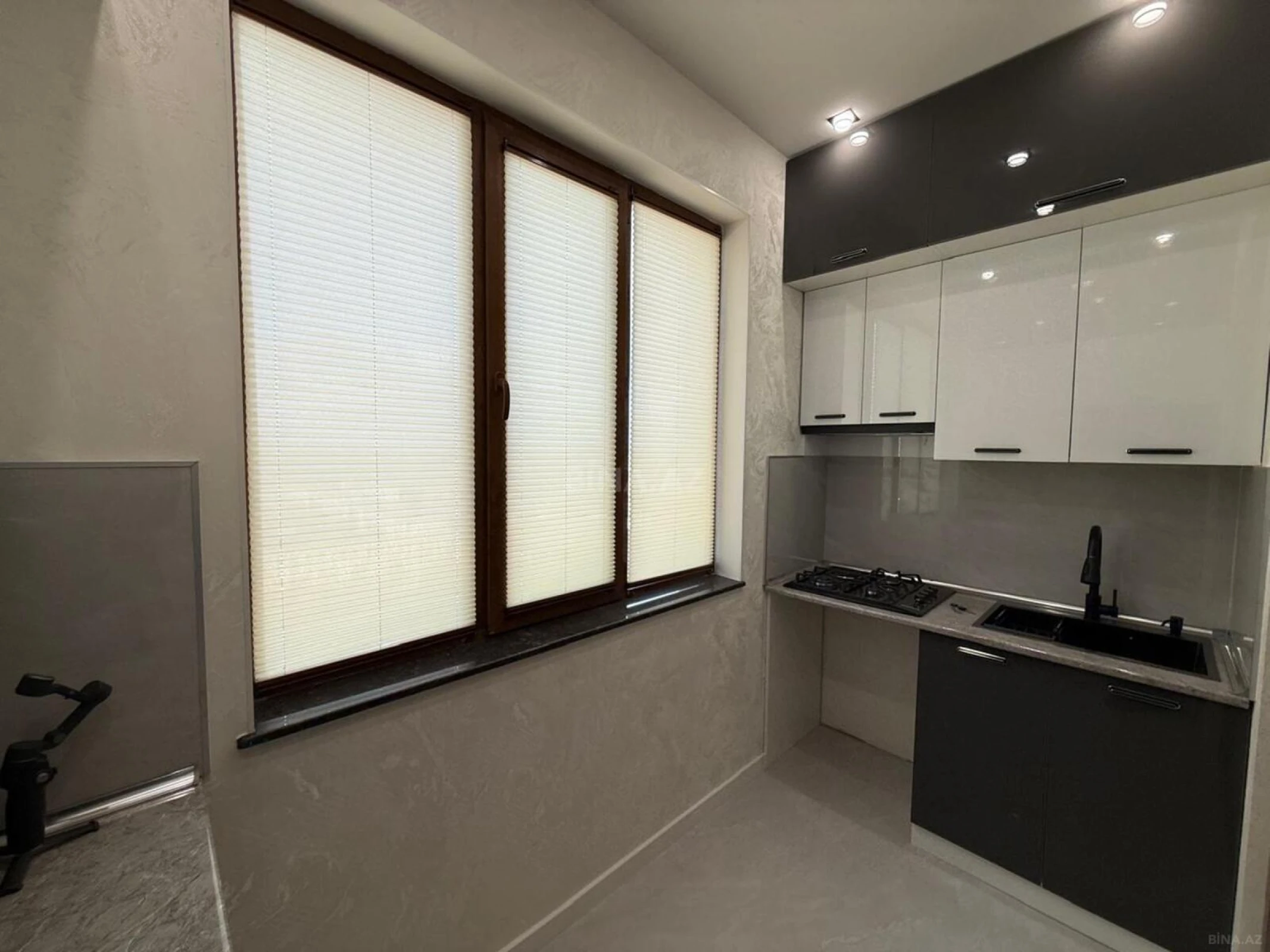 Satılır 2 otaqlı mənzil 67 m²