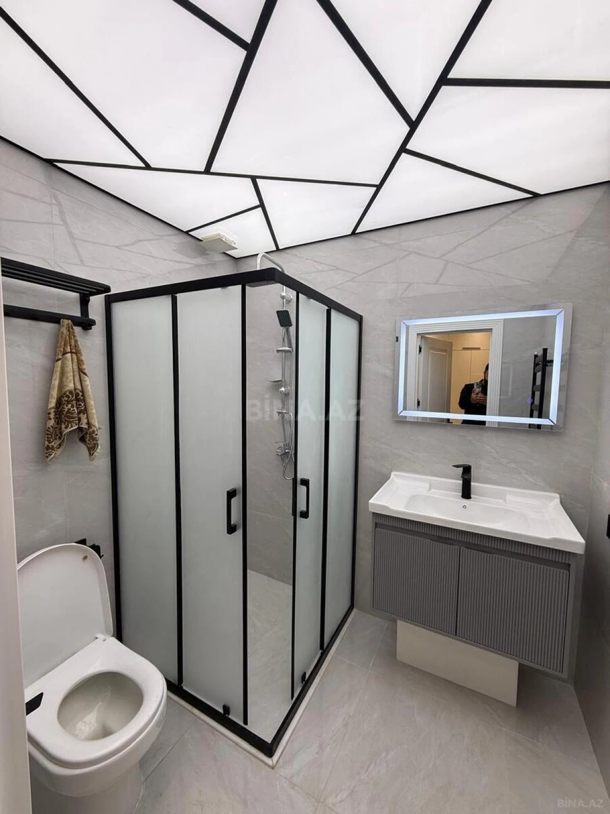 Satılır 2 otaqlı mənzil 67 m²