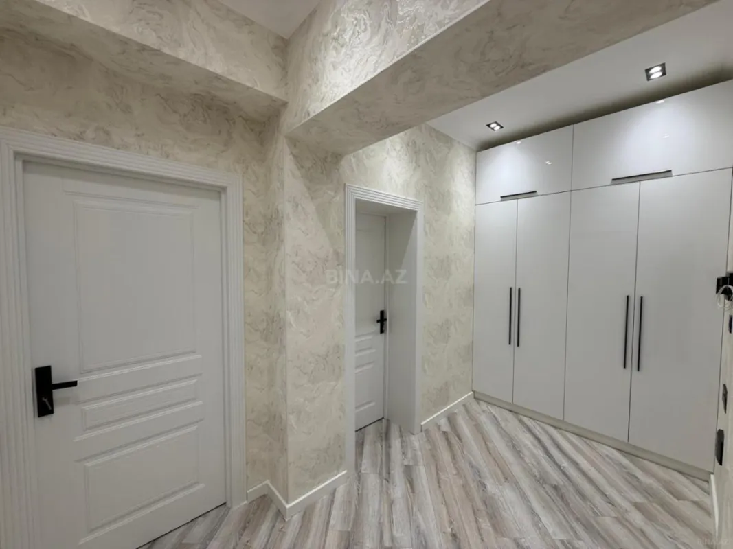 Satılır 2 otaqlı mənzil 67 m²