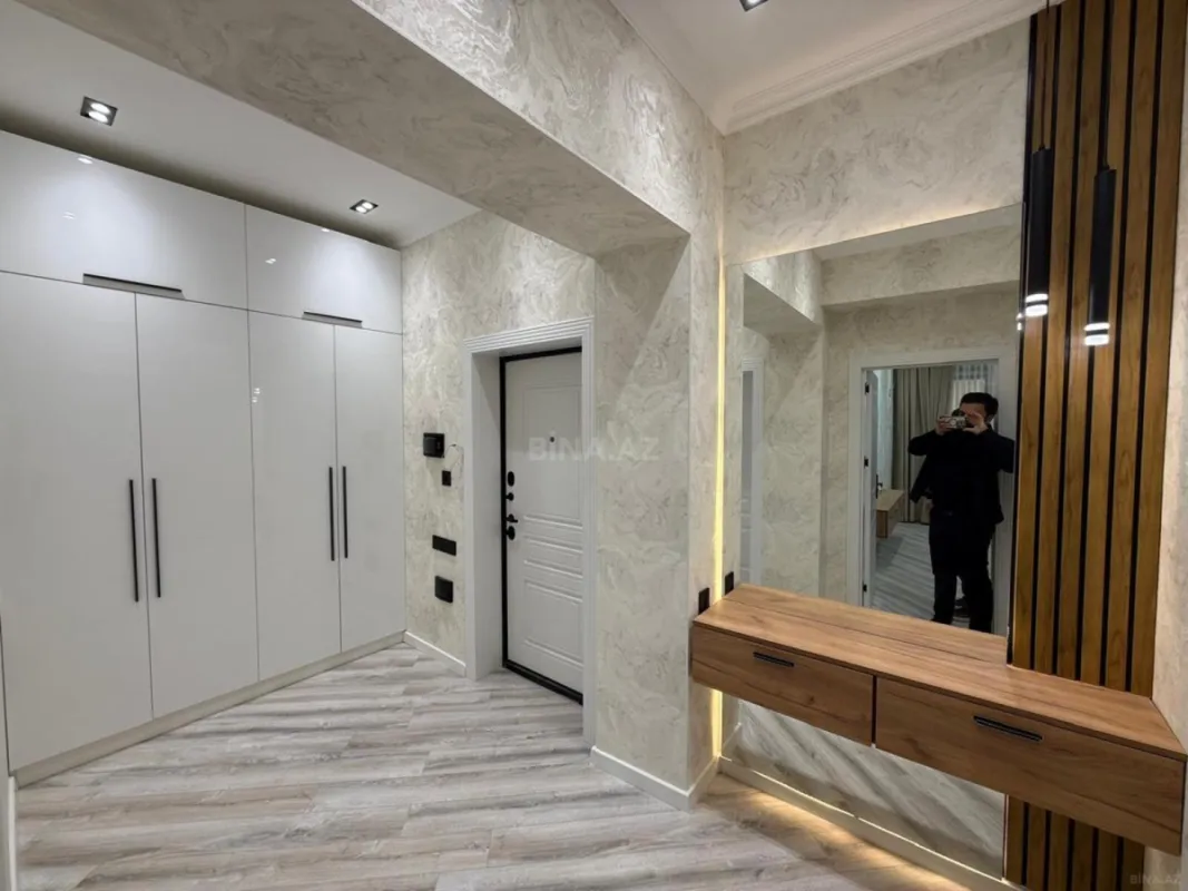 Satılır 2 otaqlı mənzil 67 m²