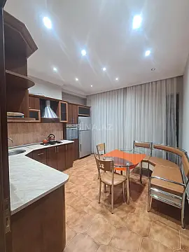 Kirayə verilir 2 otaqlı mənzil 100 m²