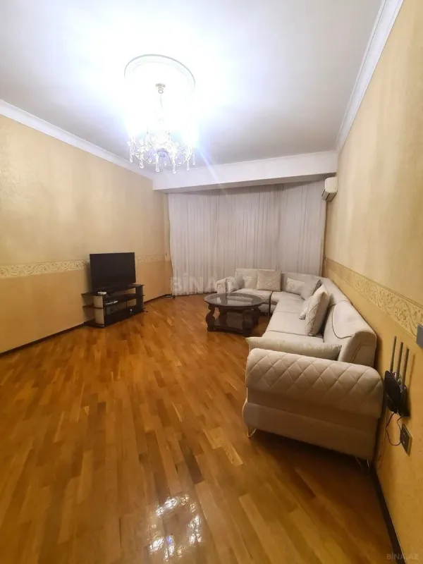Kirayə verilir 2 otaqlı mənzil 100 m²