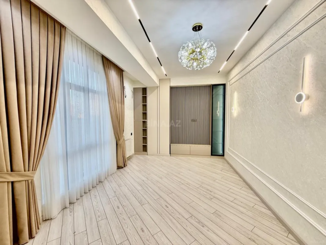 Satılır 2 otaqlı mənzil 76 m²