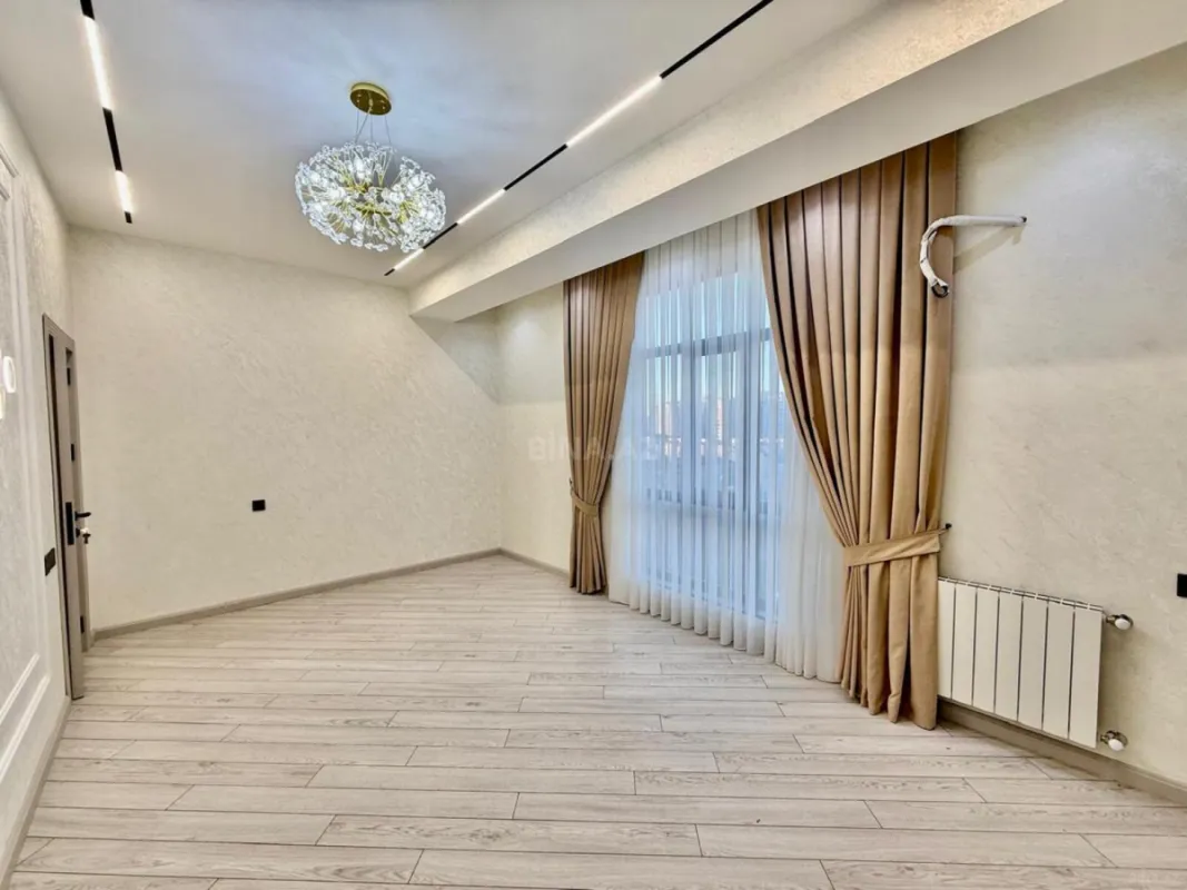 Satılır 2 otaqlı mənzil 76 m²