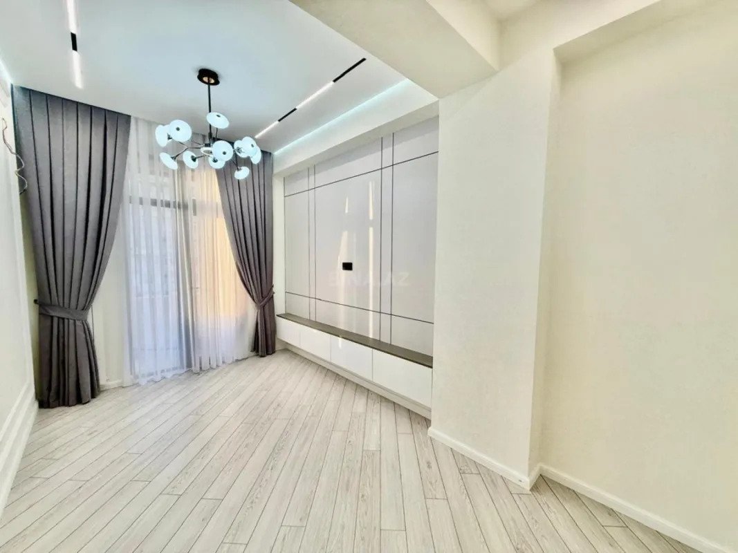 Satılır 2 otaqlı mənzil 76 m²