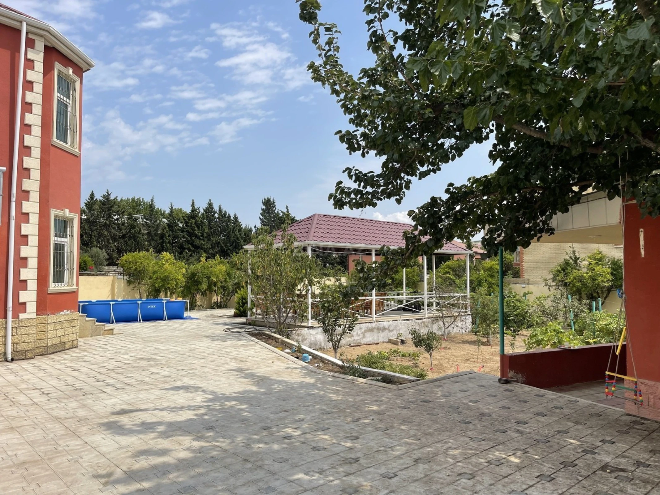 Satılır 5 otaqlı həyət evi 220 m²