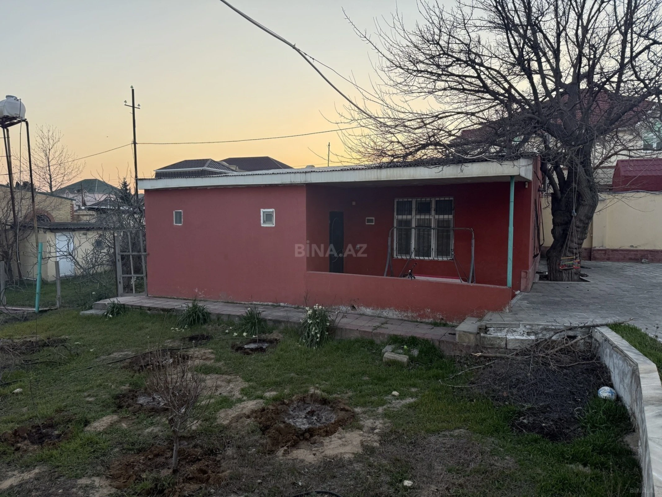 Satılır 5 otaqlı həyət evi 220 m²