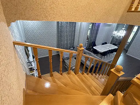 Satılır 5 otaqlı həyət evi 220 m²