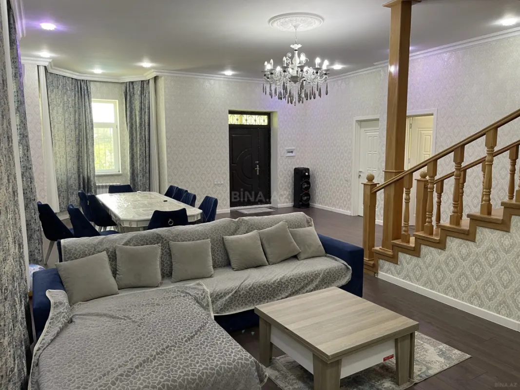 Satılır 5 otaqlı həyət evi 220 m²