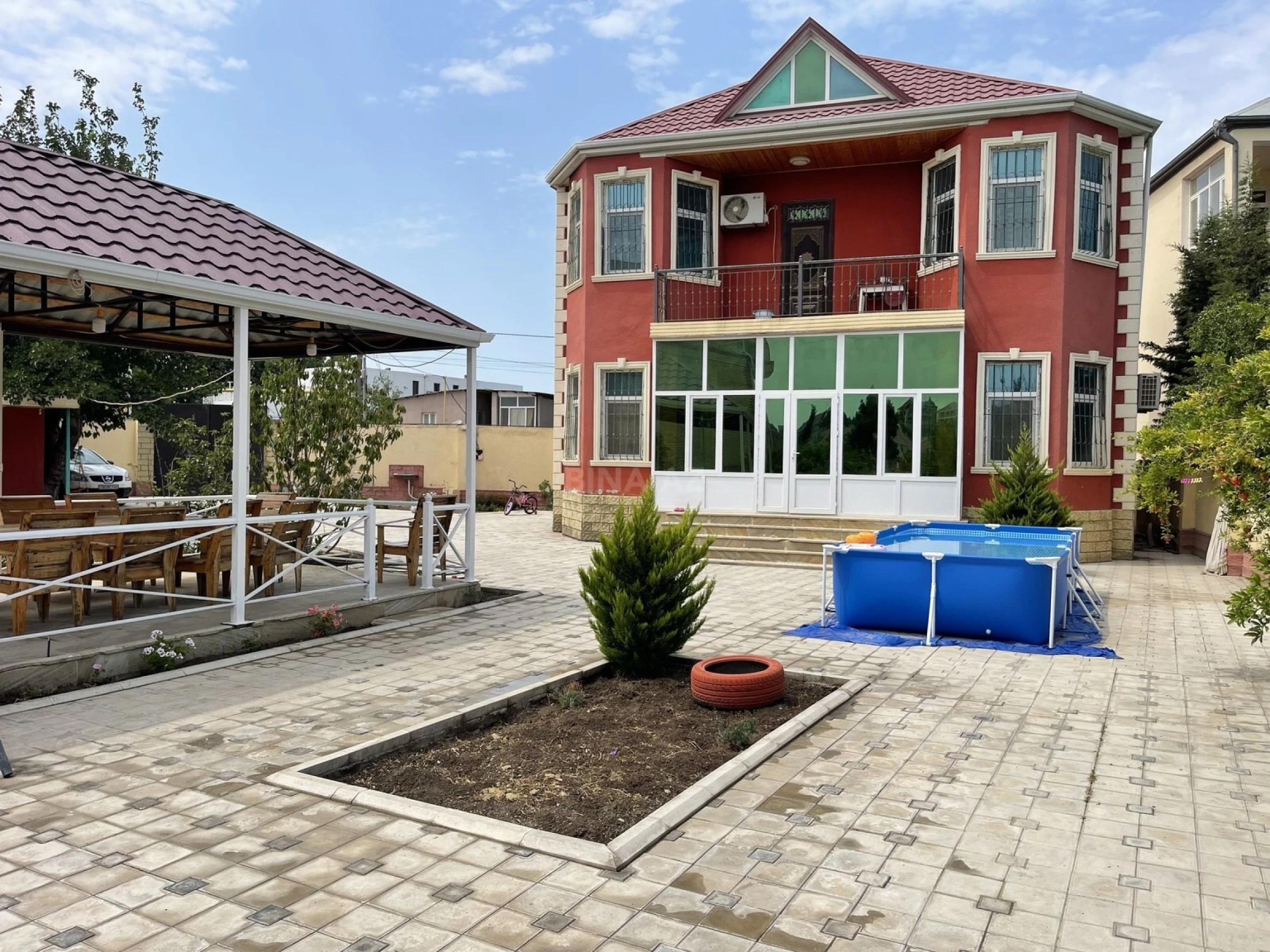 Satılır 5 otaqlı həyət evi 220 m²