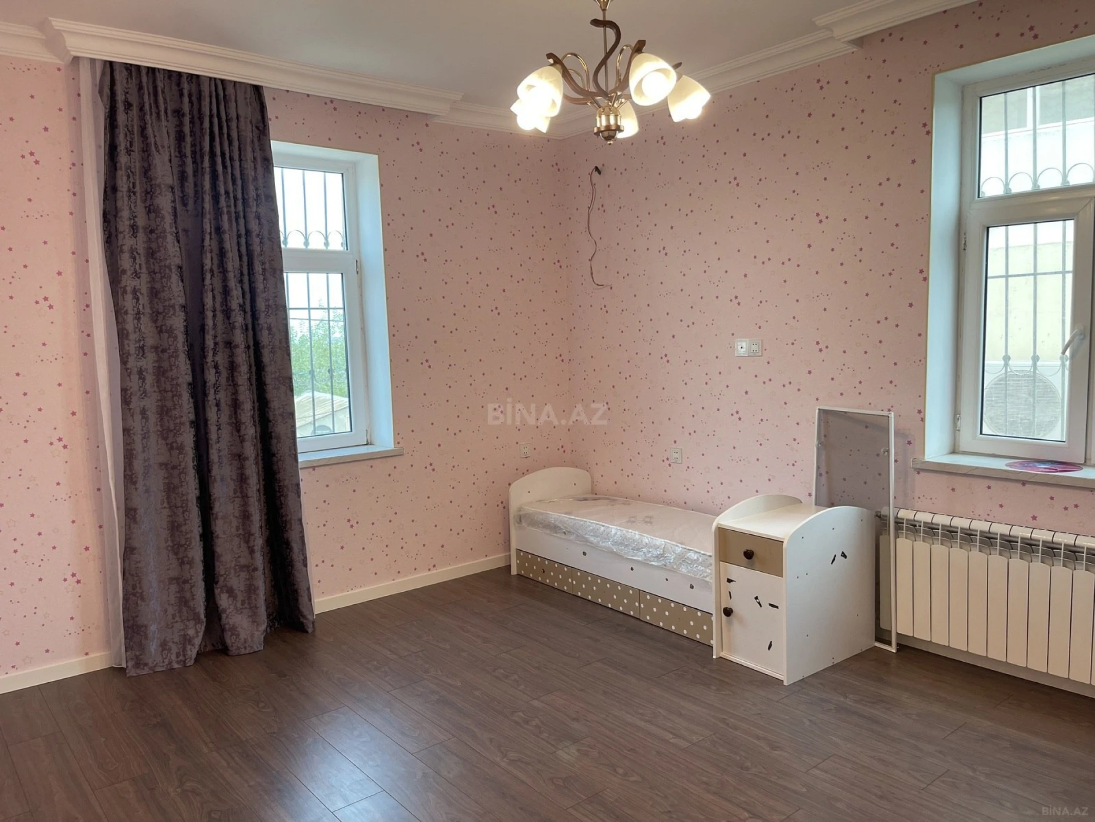 Satılır 5 otaqlı həyət evi 220 m²