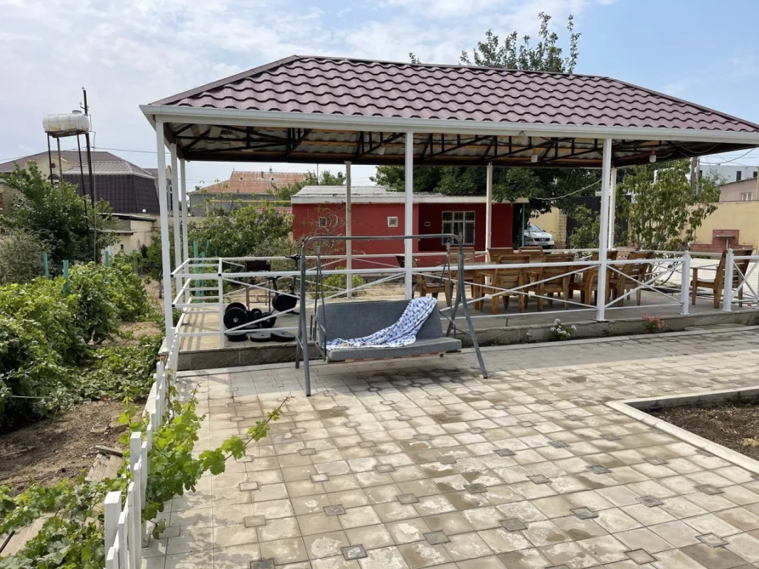 Satılır 5 otaqlı həyət evi 220 m²