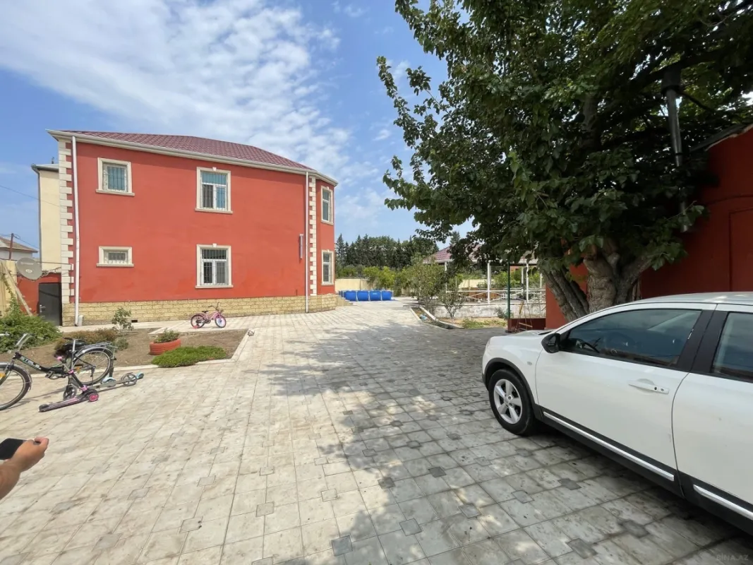 Satılır 5 otaqlı həyət evi 220 m²