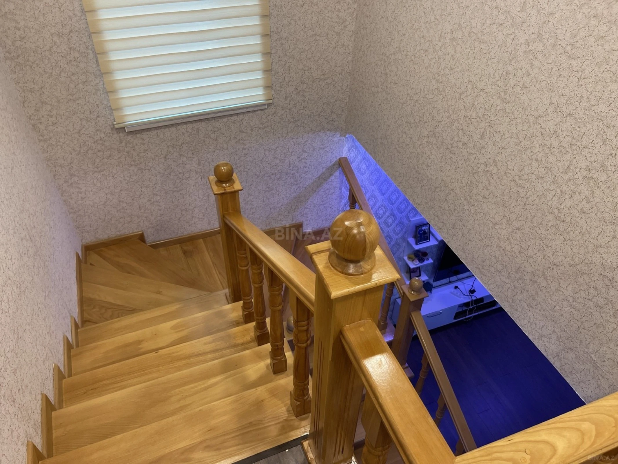 Satılır 5 otaqlı həyət evi 220 m²