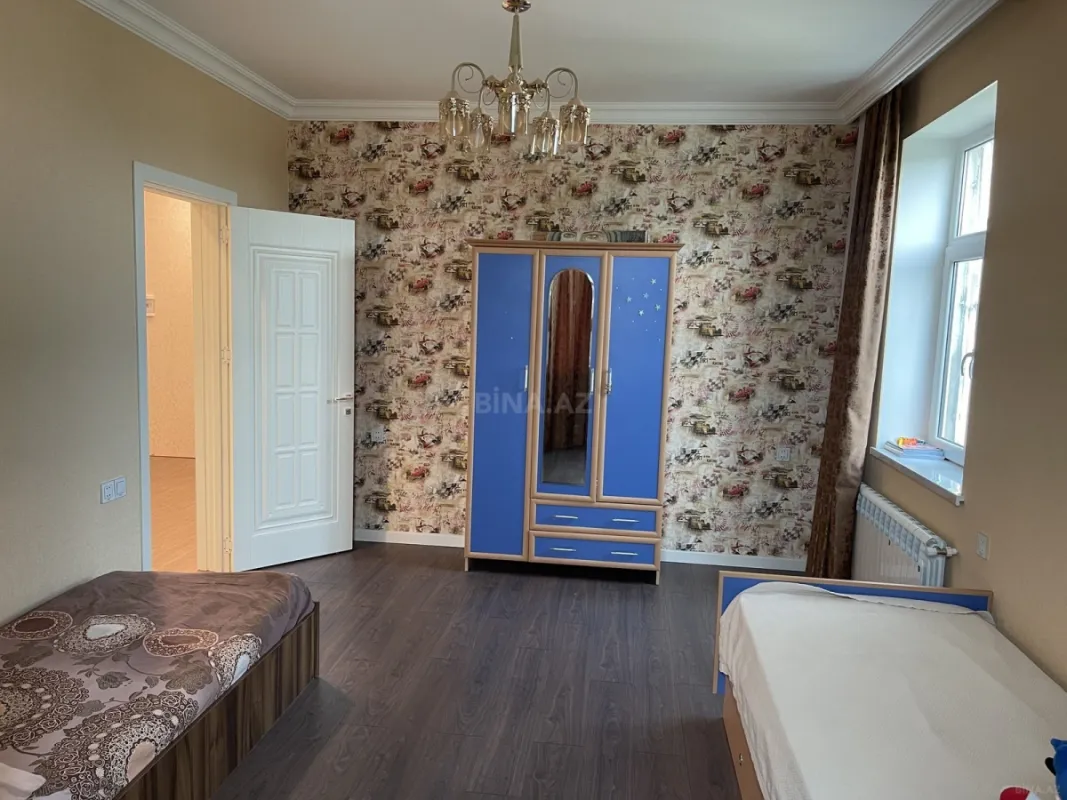 Satılır 5 otaqlı həyət evi 220 m²