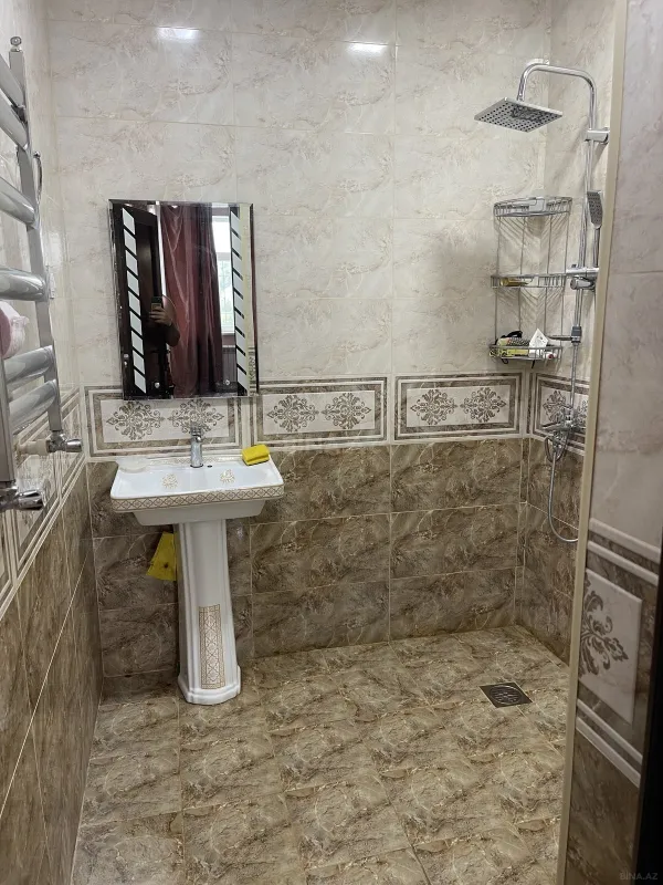 Satılır 5 otaqlı həyət evi 220 m²