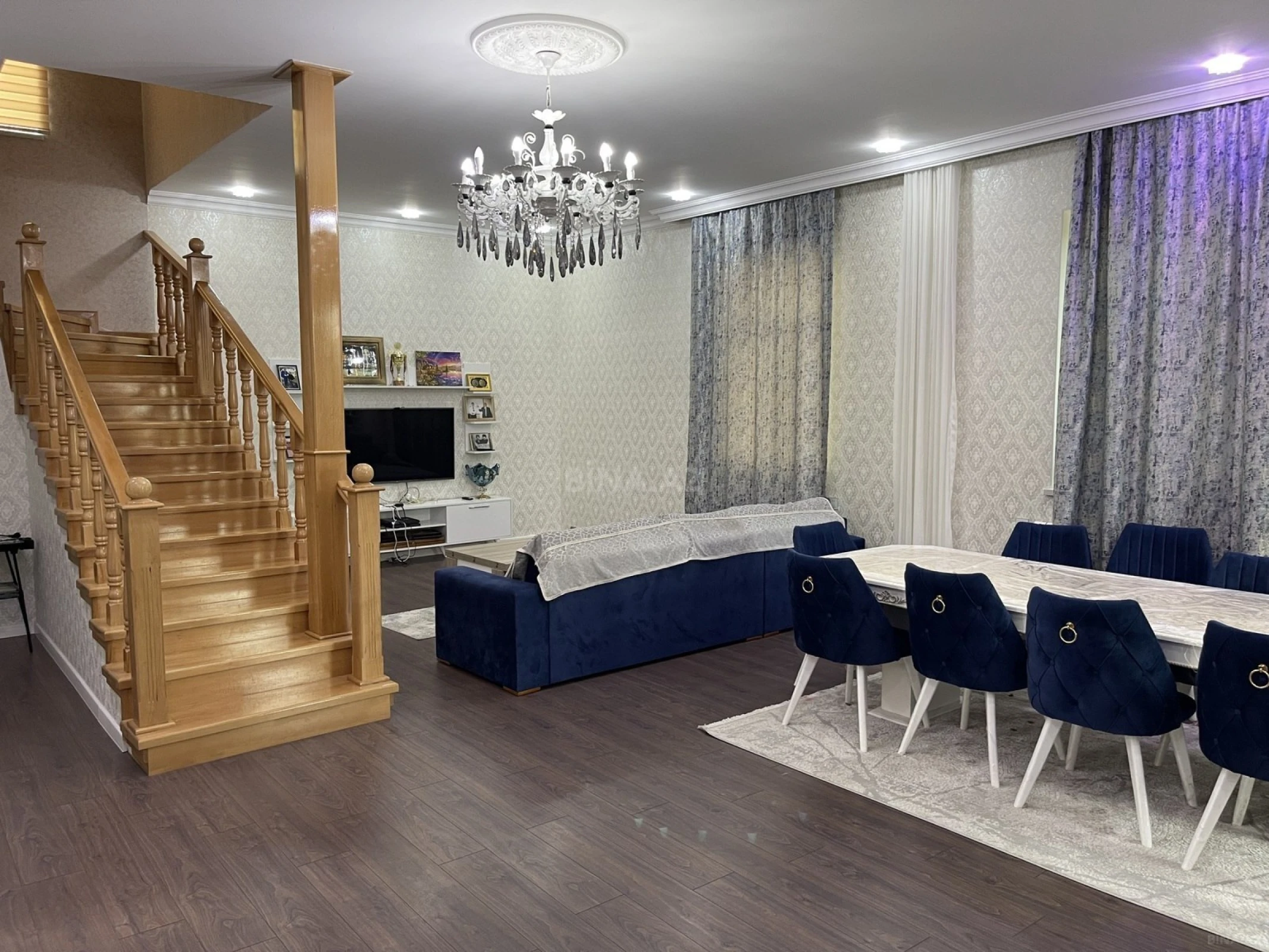 Satılır 5 otaqlı həyət evi 220 m²