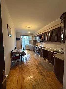 Satılır 3 otaqlı mənzil 130 m²