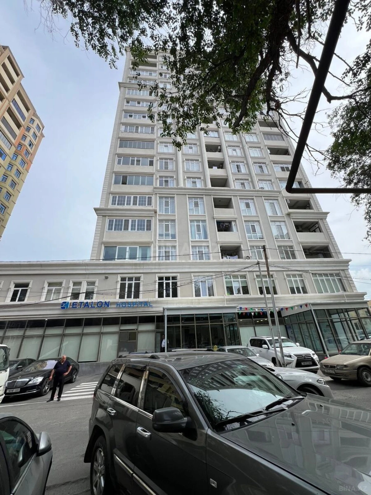 Satılır 3 otaqlı mənzil 156 m²