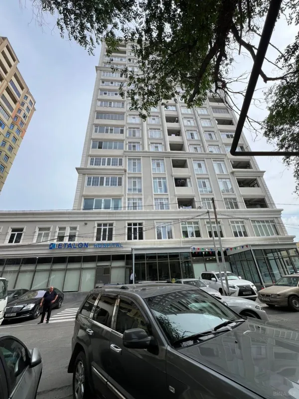 Satılır 3 otaqlı mənzil 156 m²