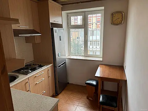 Kirayə verilir 2 otaqlı mənzil 55 m²