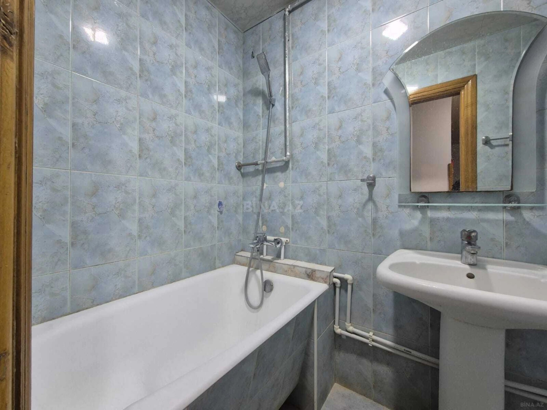 Kirayə verilir 2 otaqlı mənzil 70 m²