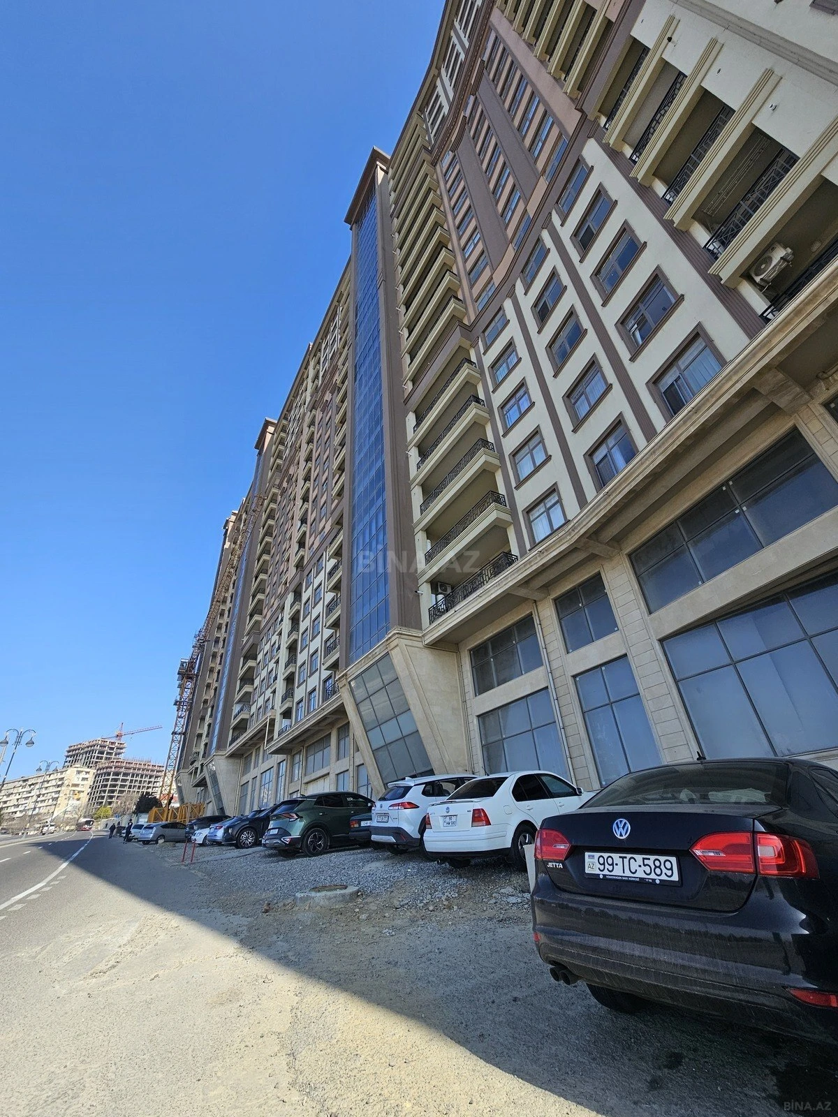 Satılır 3 otaqlı mənzil 140 m²