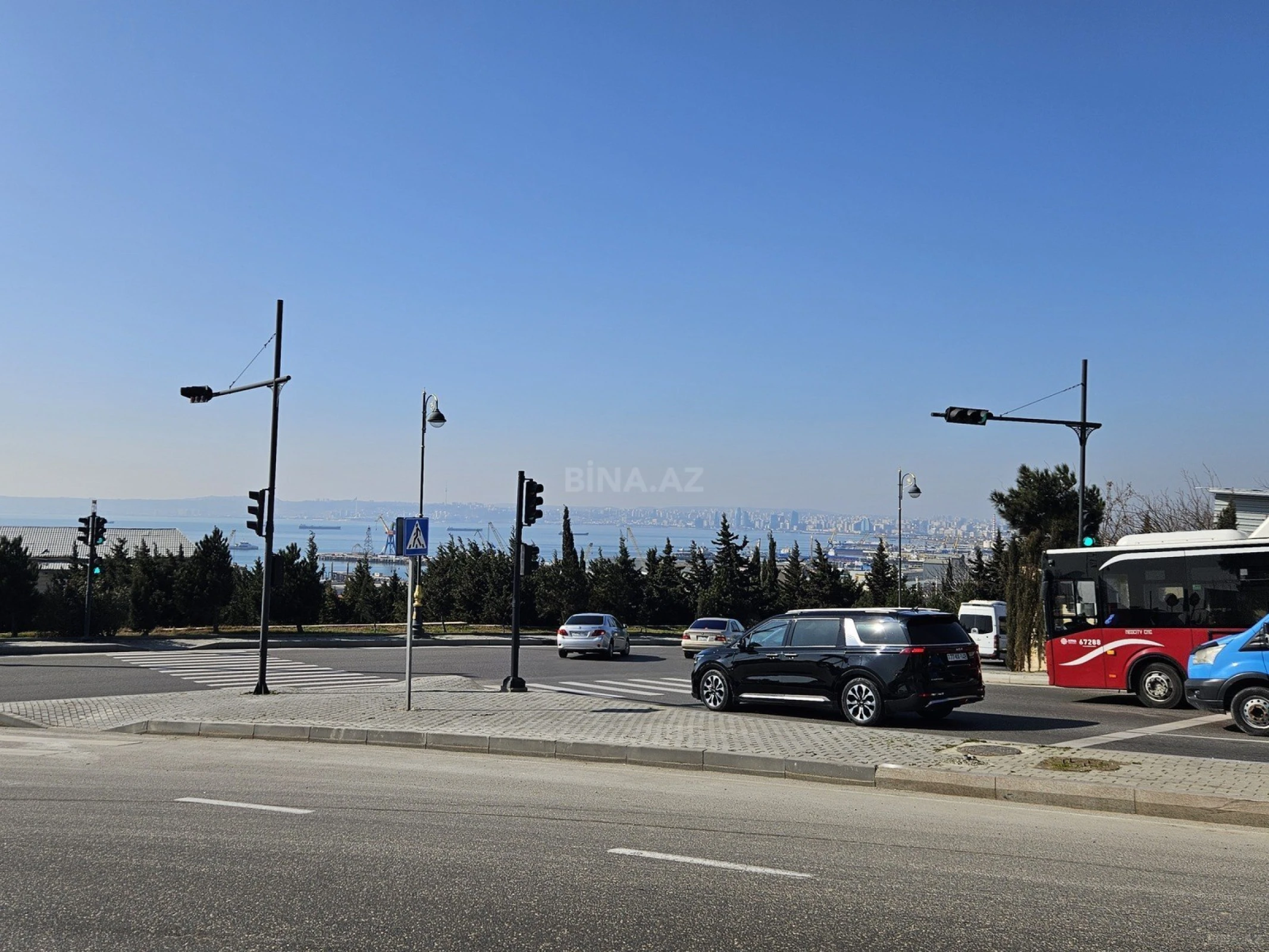 Satılır 3 otaqlı mənzil 140 m²