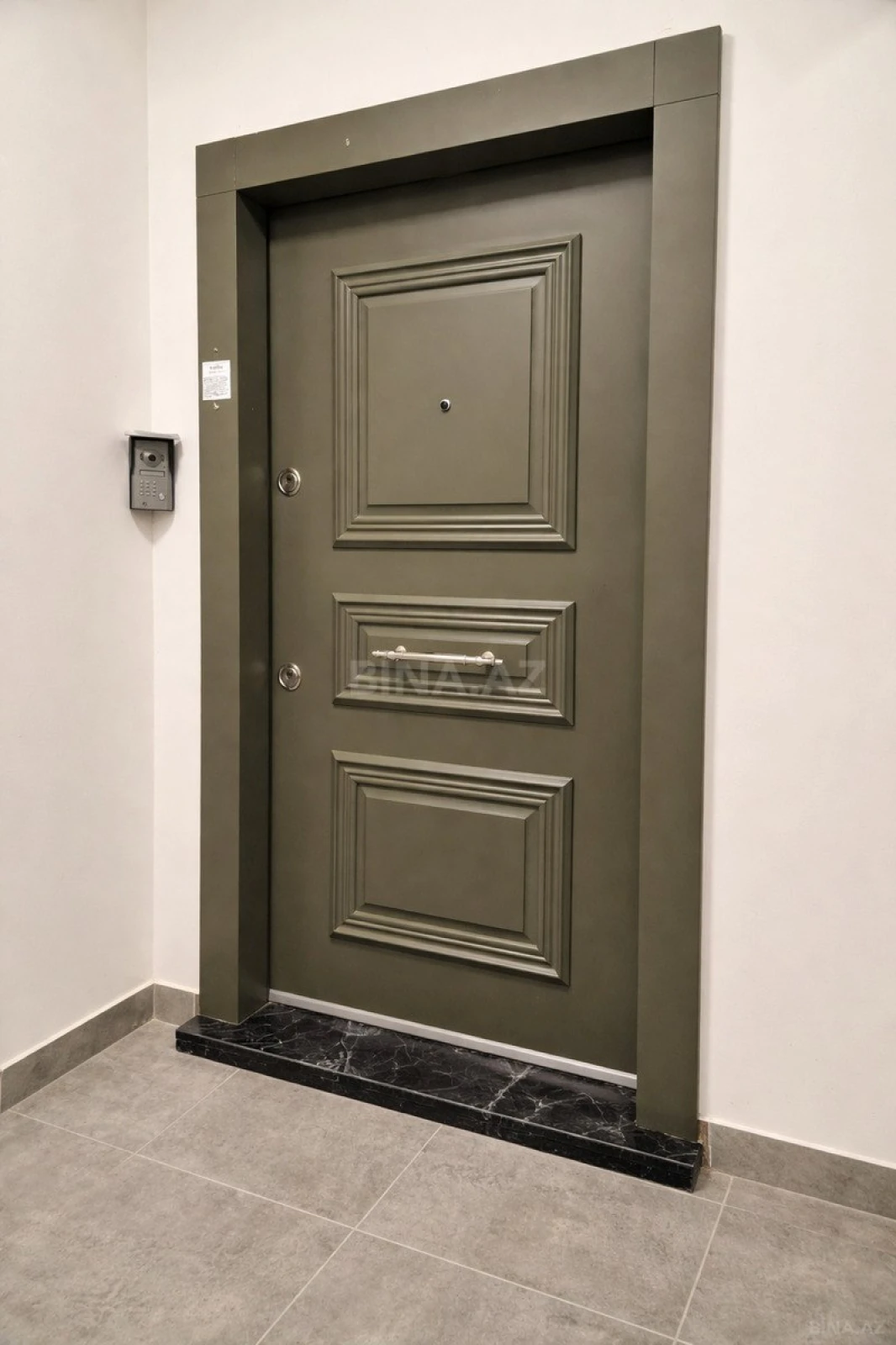 Satılır 3 otaqlı mənzil 140 m²