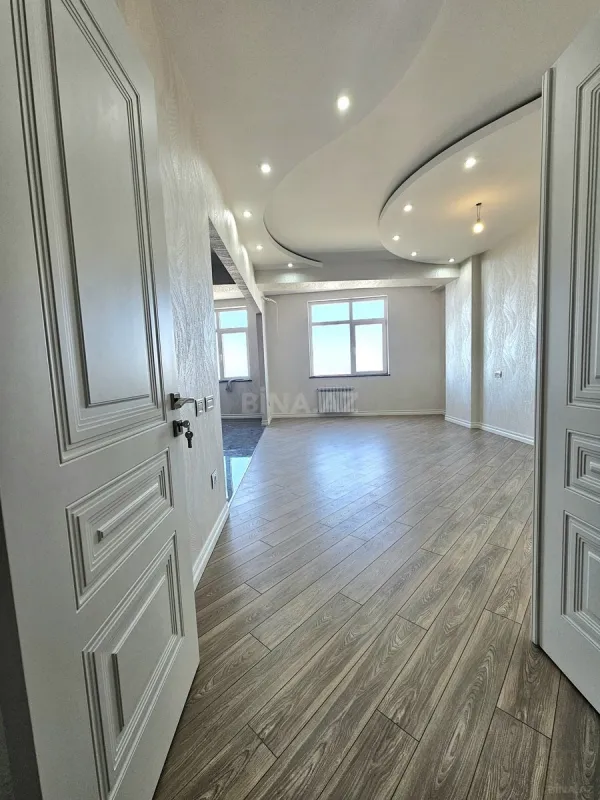 Satılır 3 otaqlı mənzil 140 m²
