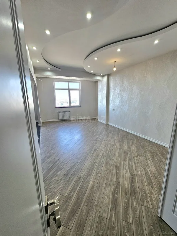 Satılır 3 otaqlı mənzil 140 m²