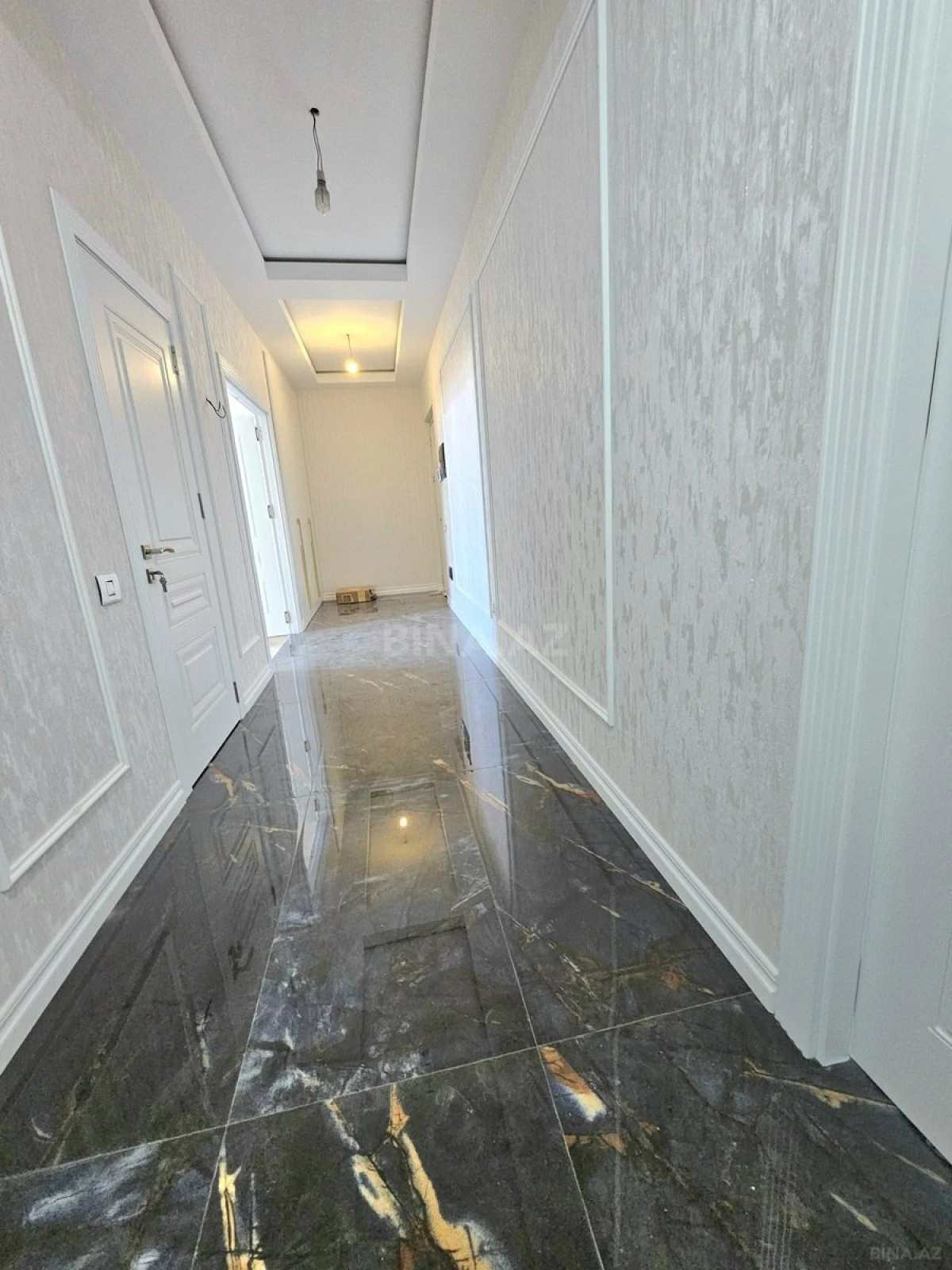 Satılır 3 otaqlı mənzil 140 m²