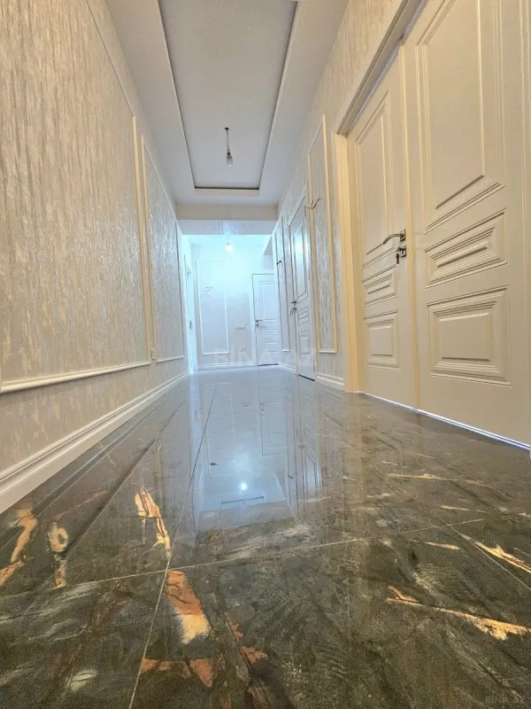 Satılır 3 otaqlı mənzil 140 m²