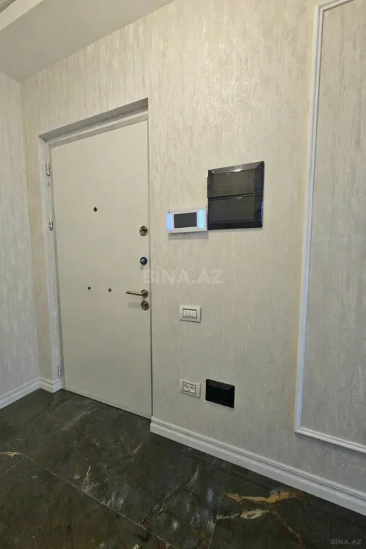 Satılır 3 otaqlı mənzil 140 m²