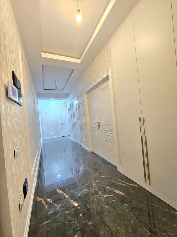 Satılır 3 otaqlı mənzil 140 m²