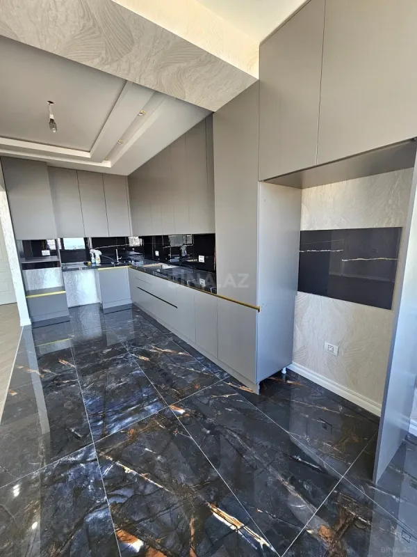 Satılır 3 otaqlı mənzil 140 m²