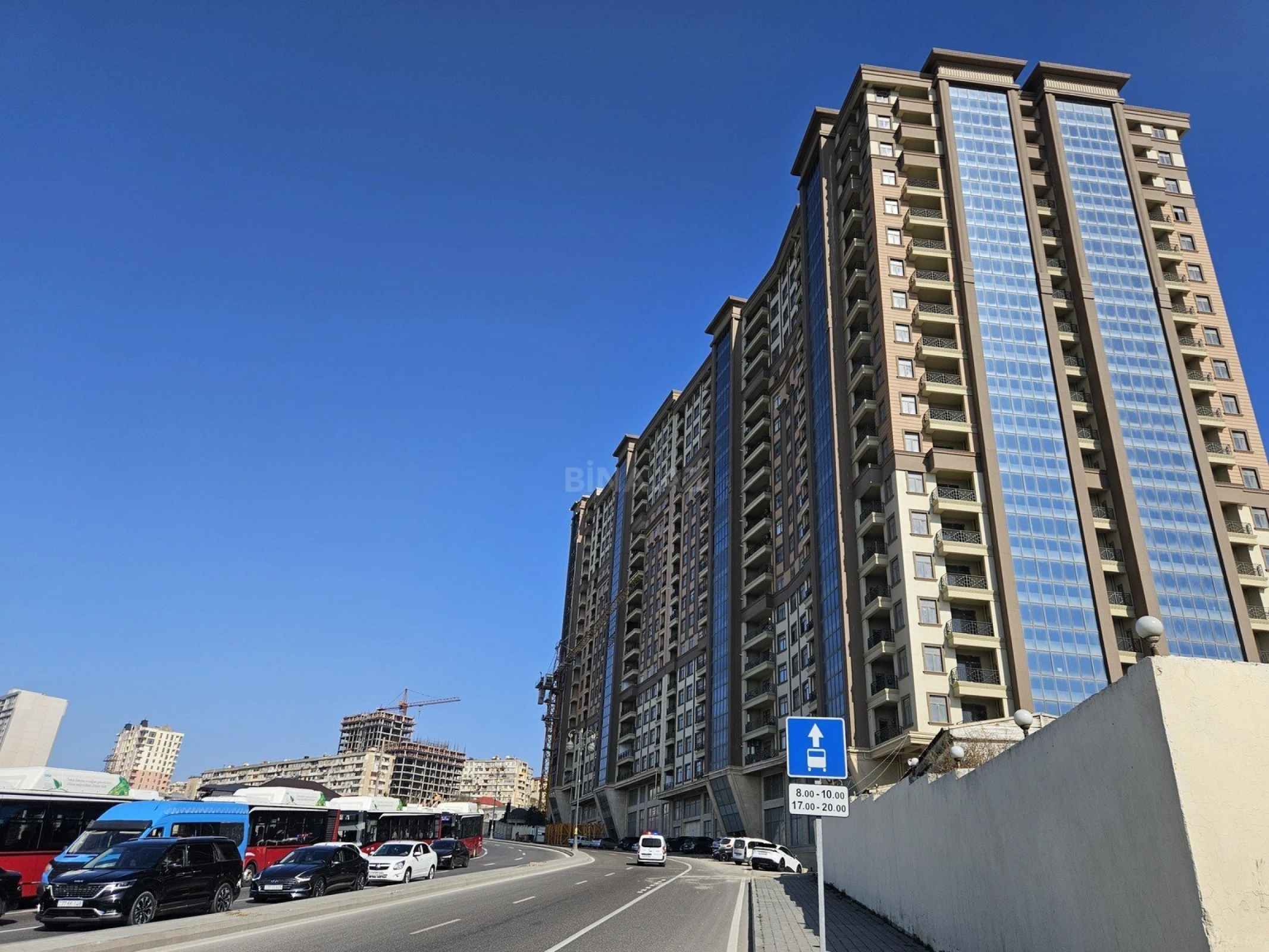Satılır 3 otaqlı mənzil 140 m²