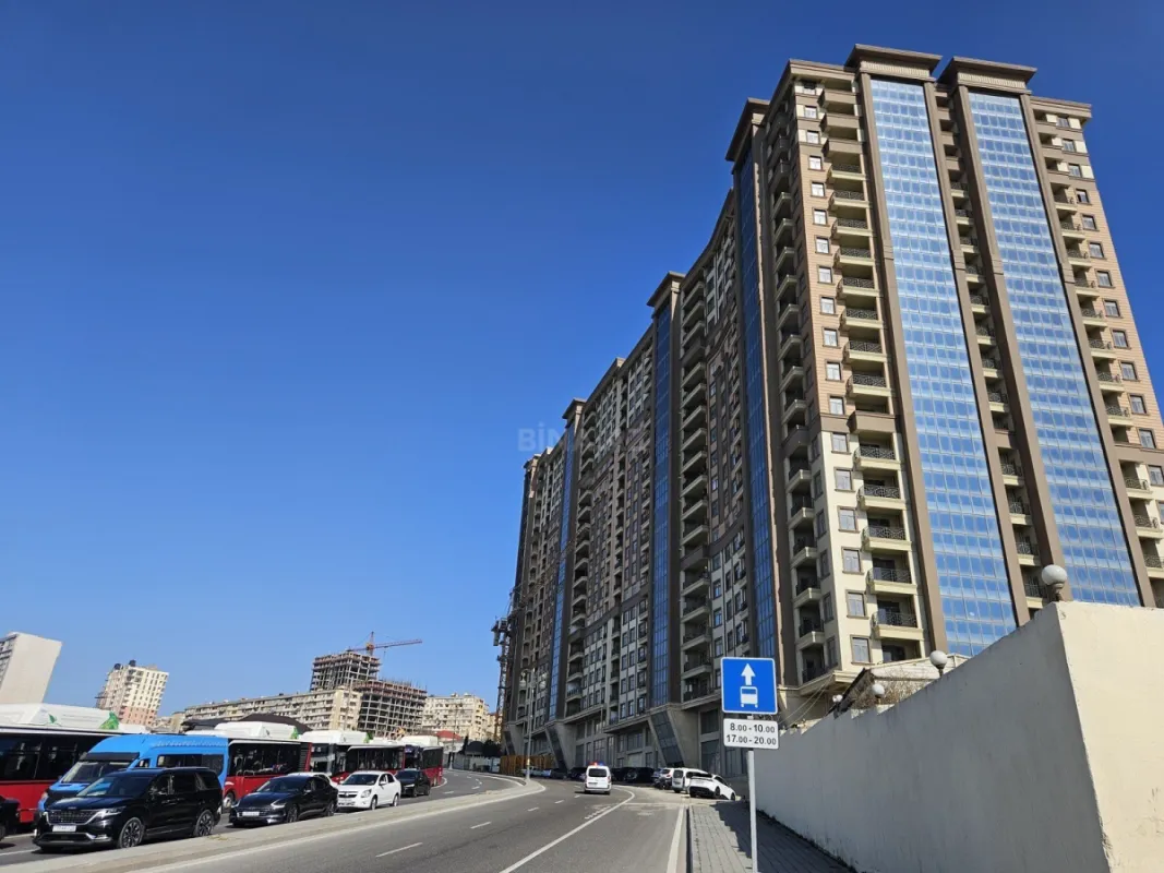 Satılır 3 otaqlı mənzil 140 m²