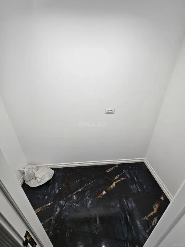 Satılır 3 otaqlı mənzil 140 m²
