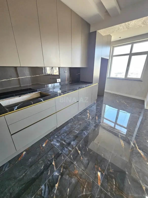 Satılır 3 otaqlı mənzil 140 m²