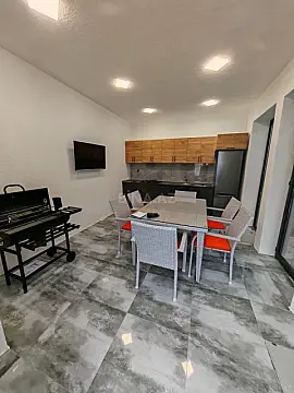 Satılır 4 otaqlı həyət evi 270 m²