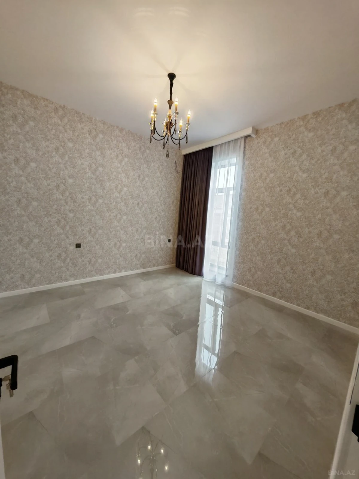 Satılır 4 otaqlı həyət evi 270 m²