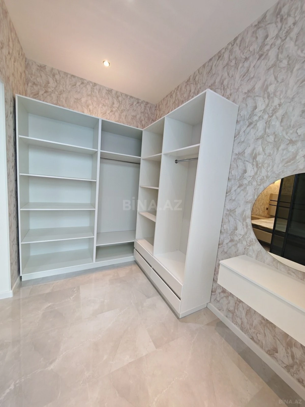 Satılır 4 otaqlı həyət evi 270 m²