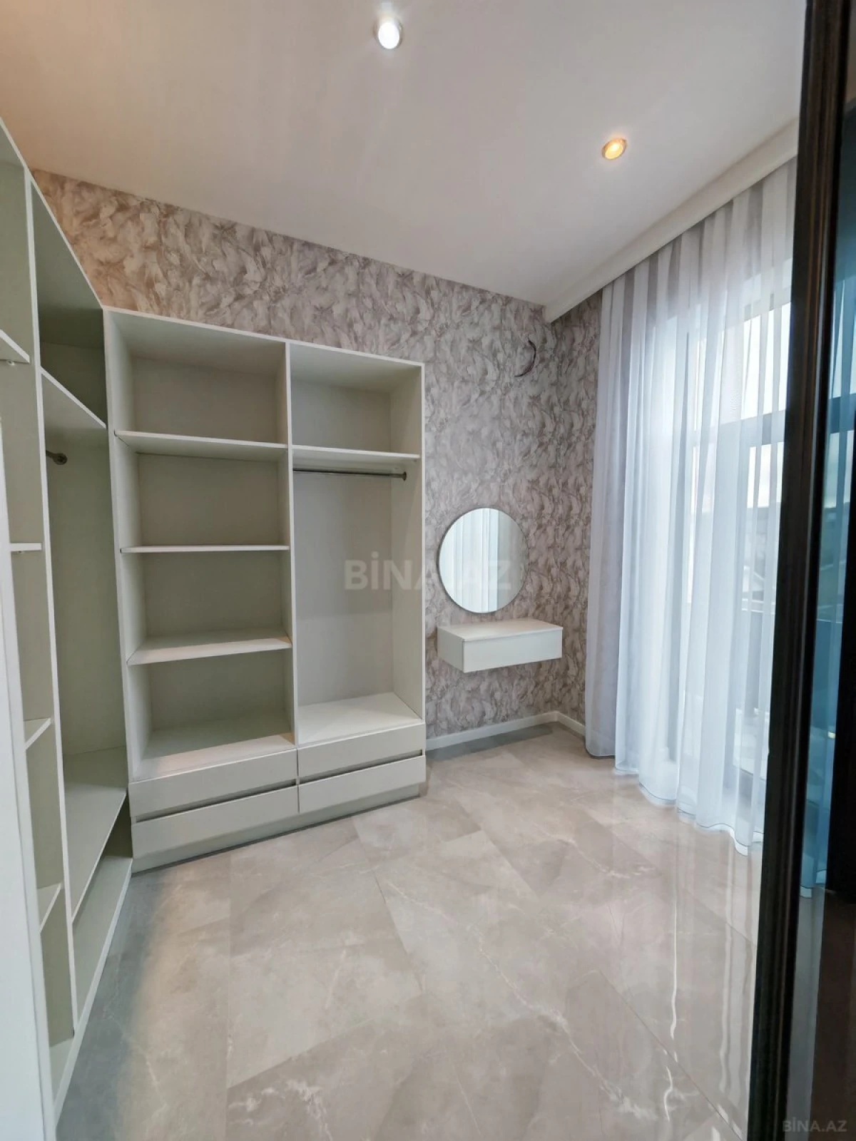 Satılır 4 otaqlı həyət evi 270 m²