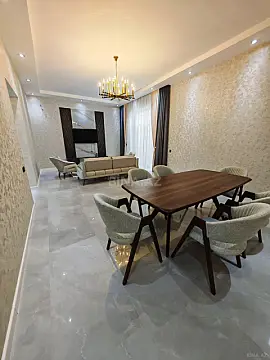 Satılır 4 otaqlı həyət evi 270 m²
