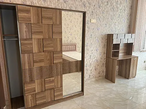 Kirayə verilir 3 otaqlı mənzil 170 m²