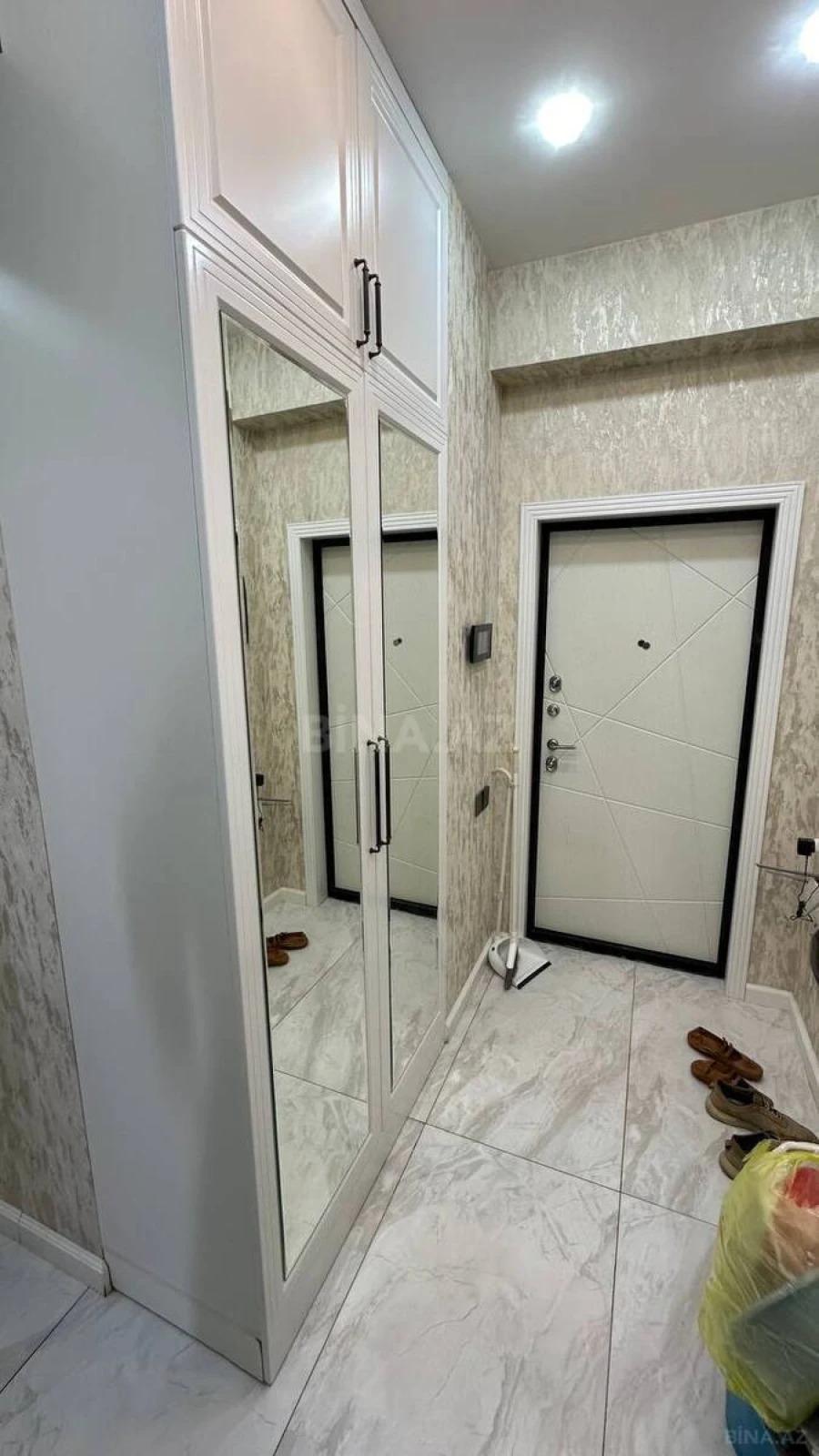 Satılır 2 otaqlı mənzil 100 m²