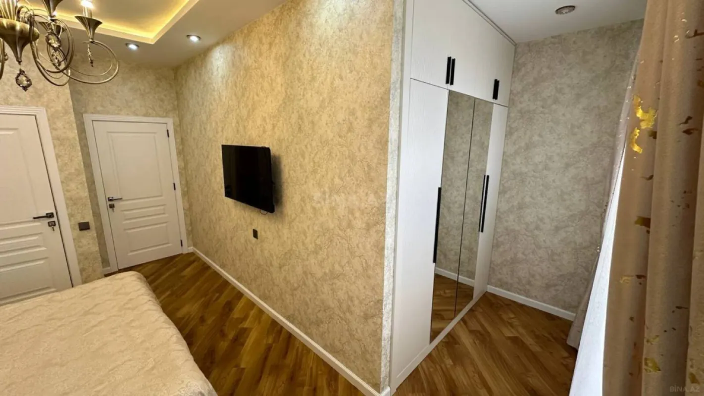 Satılır 2 otaqlı mənzil 100 m²